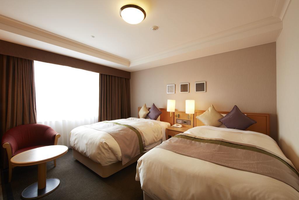 Keio Plaza Hotel Хатиодзи Экстерьер фото